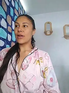 KittyHoleshot87 online show from February 2026 03:00:02 PM