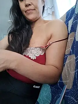 KittyHoleshot87 online show from April 2026 03:06:01 PM