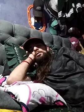 Snapshot of hairy_mannn chatting on February 2026 03:21:01 AM hairy mannn online show from February 2026 03:21:01 AM