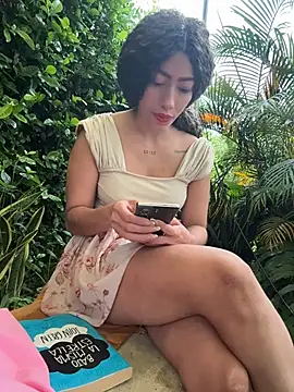 roxyrougee online show from July 2026 11:01:02 AM