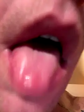 DILFiGuess11 online show from November 2025 01:55:02 PM