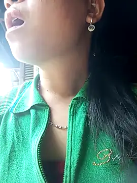 may-squirl online show from October 2025 04:32:02 AM