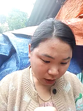 may-squirl online show from October 2025 01:41:02 AM