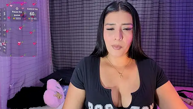 Kayleemorales online show from September 2025 06:02:01 PM