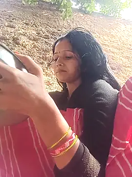 Snapshot of Jooli_xx chatting on November 2025 05:44:01 AM Jooli xx online show from November 2025 05:44:01 AM