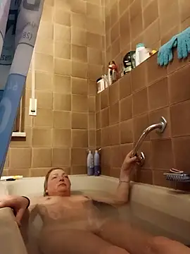 LiluLiluLilu online show from April 2026 06:53:01 PM