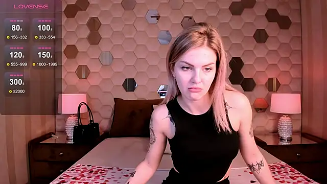 Snapshot of NaomiSol chatting on September 2025 07:37:02 PM NaomiSol online show from September 2025 07:37:02 PM