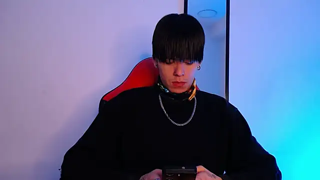 Anhonymus  online show from November 2025 04:13:01 AM