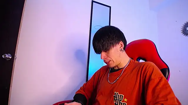 Anhonymus  online show from November 2025 03:40:01 AM