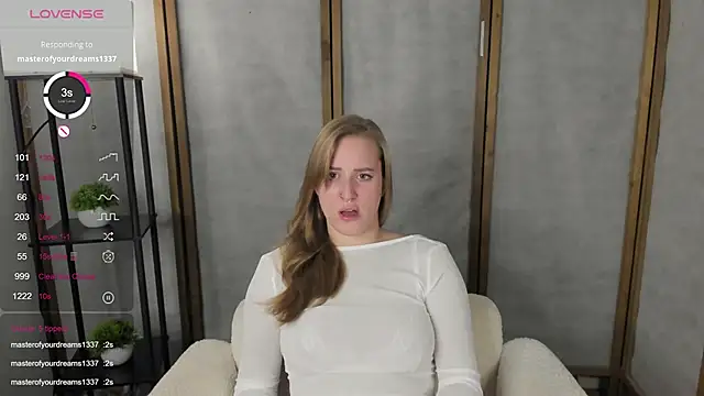 Snapshot of Alice_Cire chatting on November 2025 01:43:01 PM Alice Cire online show from November 2025 01:43:01 PM