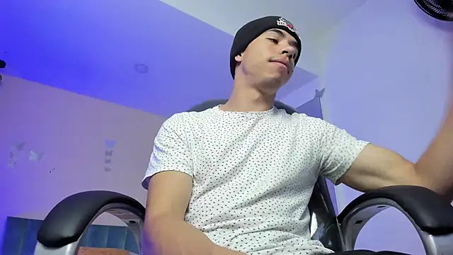 Muscle Scott online show from December 2025 02:11:01 PM