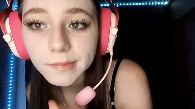 Sophiecuttie online show from October 2025 05:00:01 PM