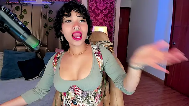 DaniCollinn  online show from February 2026 12:54:01 PM