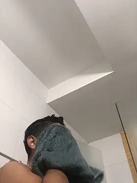 Paris 11 online show from October 2025 01:43:02 PM