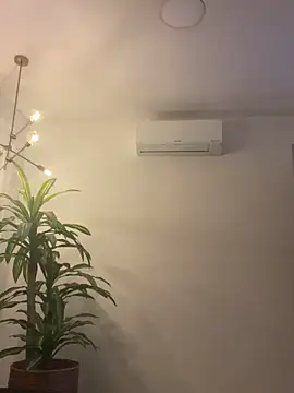 TiffanyyLam online show from November 2025 11:12:02 AM