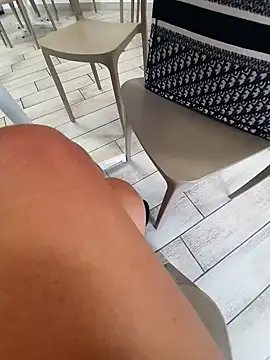 Snapshot of sexy7883 chatting on October 2025 09:42:02 AM sexy7883 online show from October 2025 09:42:02 AM