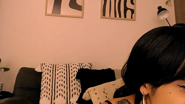 Snapshot of lanzybloom chatting on October 2025 02:53:01 AM lanzybloom online show from October 2025 02:53:01 AM