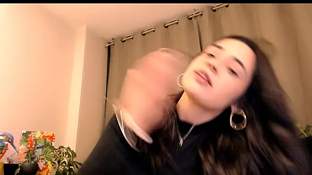 Snapshot of lanzybloom chatting on October 2025 02:12:02 AM lanzybloom online show from October 2025 02:12:02 AM