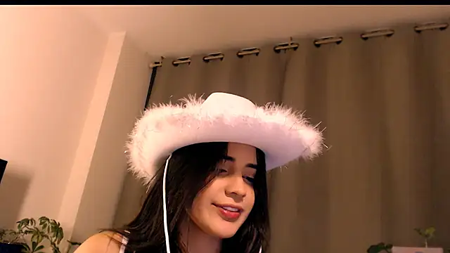 Snapshot of lanzybloom chatting on October 2025 04:48:02 AM lanzybloom online show from October 2025 04:48:02 AM