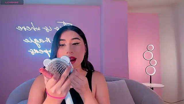 Snapshot of MayaMoretti_ chatting on December 2025 05:15:02 AM MayaMoretti online show from December 2025 05:15:02 AM