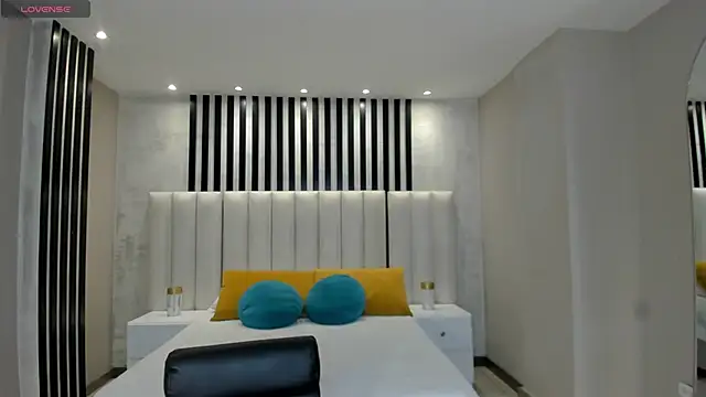 Snapshot of MayaMoretti_ chatting on February 2026 03:16:02 AM MayaMoretti online show from February 2026 03:16:02 AM