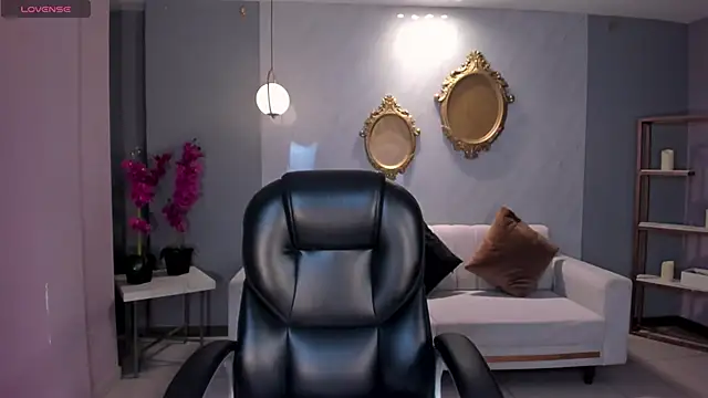 Snapshot of MayaMoretti_ chatting on February 2026 03:48:02 AM MayaMoretti online show from February 2026 03:48:02 AM