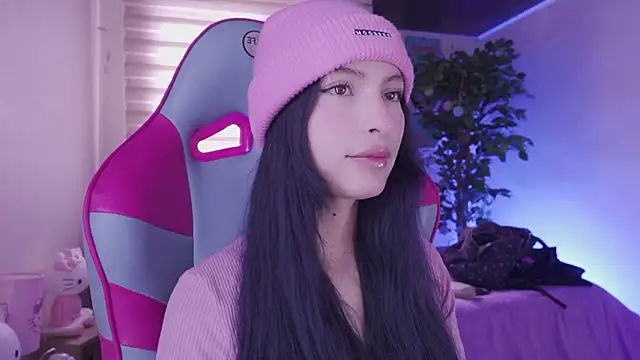 Rebecah 1 online show from March 2026 04:58:01 PM