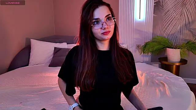 LeaMelone online show from November 2025 04:55:01 PM