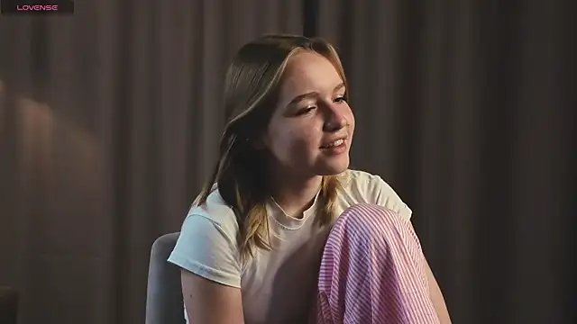 VinnieSerrano online show from September 2025 03:06:02 PM