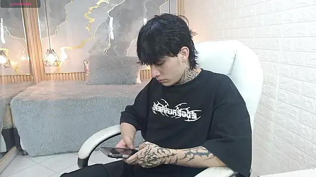 Iantwink18 online show from March 2026 03:25:02 AM