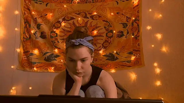 AliceCUNTach online show from April 2026 05:05:01 AM