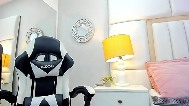 Sweet Lucianaa online show from December 2025 01:27:01 PM