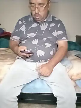 Snapshot of HomHot47 chatting on October 2025 04:02:02 AM HomHot47 online show from October 2025 04:02:02 AM