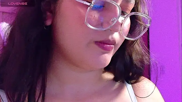 Snapshot of Angeldusttt chatting on April 2026 01:42:02 AM Angeldusttt online show from April 2026 01:42:02 AM