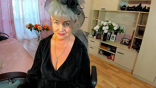 HotandMature online show from February 2026 12:12:01 PM