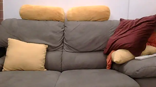 Amicisegreti online show from December 2025 09:42:01 PM