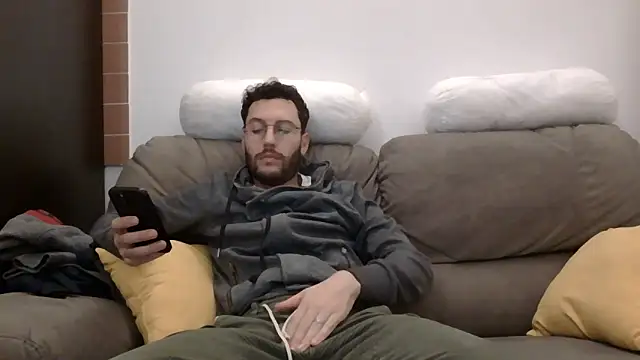 Amicisegreti online show from March 2026 08:20:01 PM