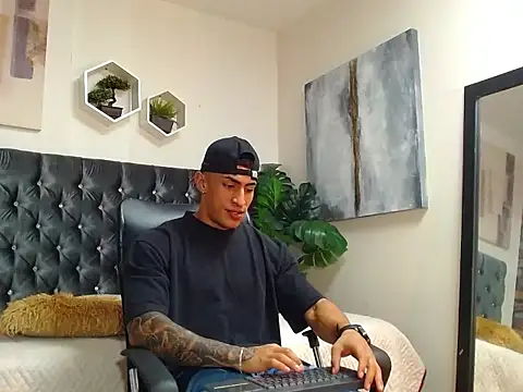 Snapshot of adrian_ray chatting on October 2025 05:43:01 PM adrian ray online show from October 2025 05:43:01 PM