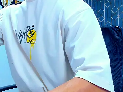 Snapshot of adrian_ray chatting on November 2025 05:58:02 PM adrian ray online show from November 2025 05:58:02 PM