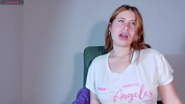 Olivia11  online show from November 2025 12:16:01 PM