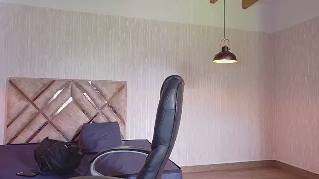 Olivia11  online show from February 2026 03:01:01 PM