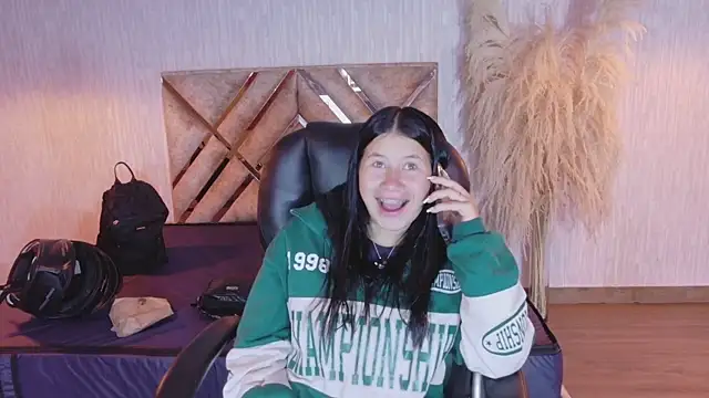 Olivia11  online show from March 2026 12:53:01 PM