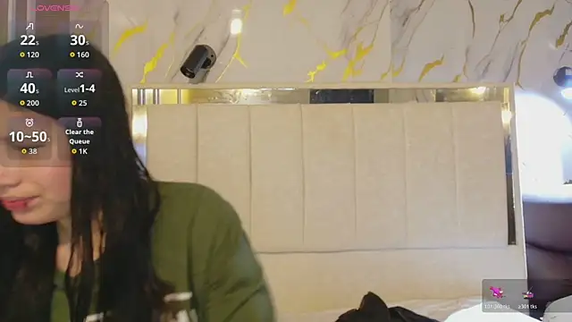 Olivia11  online show from April 2026 01:00:02 PM