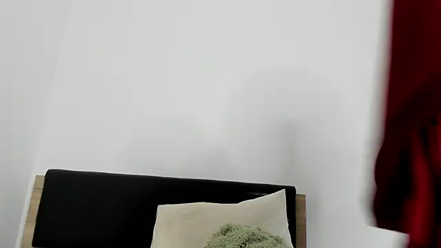 Snapshot of Soyun_Mia chatting on December 2025 08:28:02 PM Soyun Mia online show from December 2025 08:28:02 PM