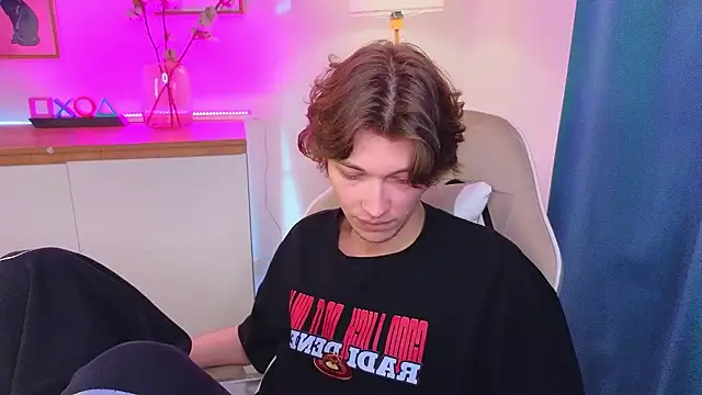  Den1s  online show from February 2026 12:28:01 PM