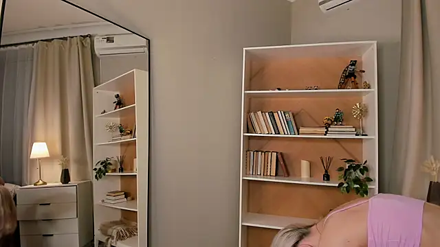 ErinBissonnette online show from April 2026 06:03:01 PM