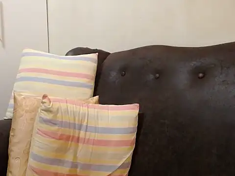 bustylaura4u online show from October 2025 03:51:02 PM