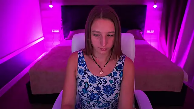 LioraFox online show from September 2025 04:41:02 PM