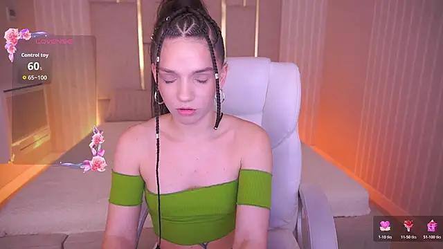 Snapshot of MirielleNymph chatting on December 2025 02:04:01 PM MirielleNymph online show from December 2025 02:04:01 PM