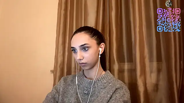 Snapshot of LinaMour chatting on October 2025 10:32:02 PM LinaMour online show from October 2025 10:32:02 PM